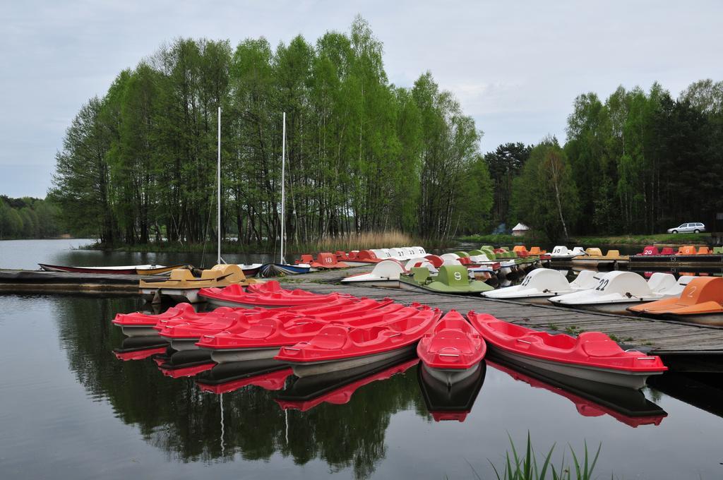 Отель Wawrzkowizna Rzasawa Экстерьер фото